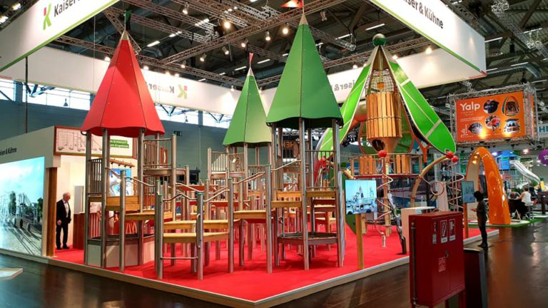 messe_Köln_Galerie4 Kaiser and Kühne trade fair stand with playground equipment from a different perspective