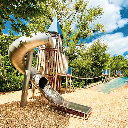 st Petri Kirche Spielplatz Projekt, Spielrutsche mit turm